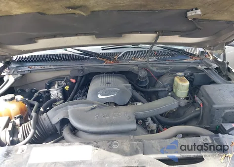 2002 Chevrolet Avalanche 1500 из США, поврежденный, VIN 3GNEC13T32G246202